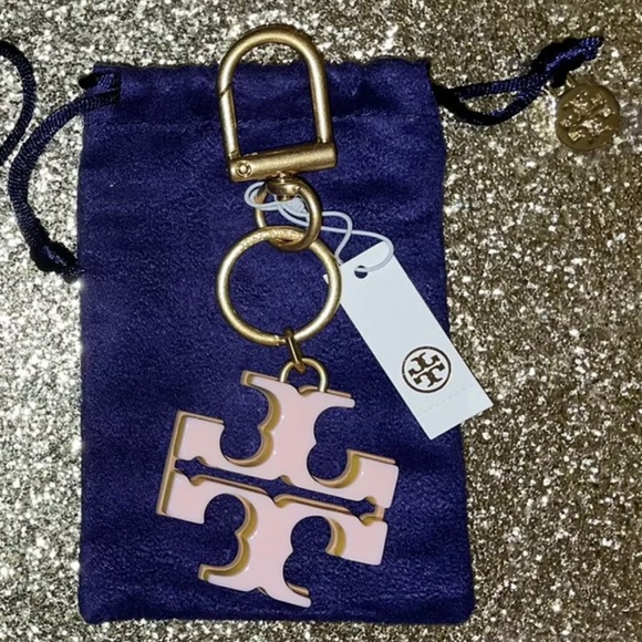 New! Tory Burch Stacked Resin 2 Sided Logo T Keychain/Bag Charm Tan/Shell Pink🎀 - Picture 3 of 12